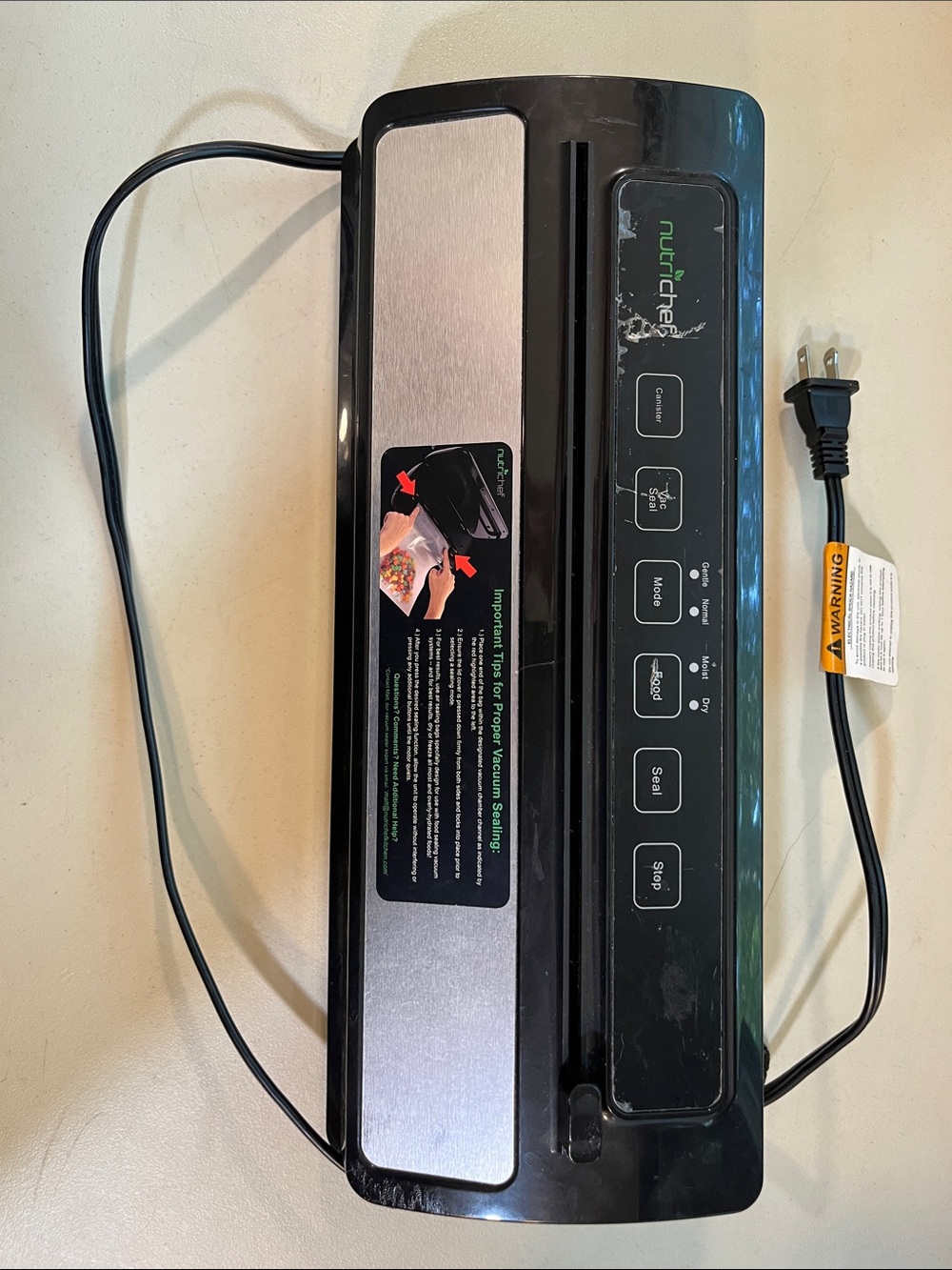 Black Vacuum Sealer with One-Touch Controls